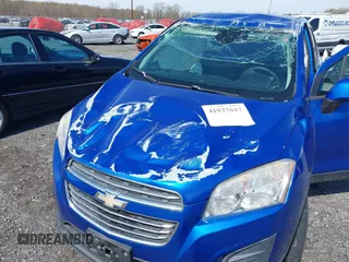 2016 Chevrolet Trax LS z VIN KL7CJKSB2GB584109, wystawiony jako IAAI lot #41937617 z przebiegiem 127 901 mil mil oraz . Historia ofert i sprzedaży dostępna na DreamBid. Obrazek 6.