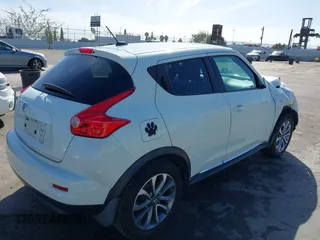 2011 Nissan Juke SL with VIN JN8AF5MV8BT015065, listed as a IAAI auction lot 41723964 with 125,687 mi miles. Bid and sale history available at carsss.com. Image 4.