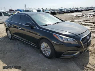2017 Hyundai Sonata Hybrid SE with VIN KMHE24L14HA060375, listed as a Copart auction lot 45228695 with 138,232 mi miles and Salvage Title. Bid and sale history available at carsss.com. Image 4.