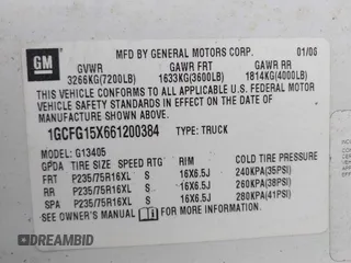 2006 Chevrolet Express Cargo Van with VIN 1GCFG15X661200384, listed as a IAAI auction lot 39232859 with 131,530 mi miles. Bid and sale history available at carsss.com. Image 9.