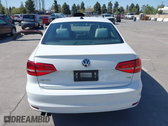2015 Volkswagen Jetta SE z VIN 3VWD17AJ8FM427248, wystawiony jako IAAI lot #41982151 z przebiegiem 56 526 mil mil oraz . Historia ofert i sprzedaży dostępna na DreamBid. Obrazek 16.