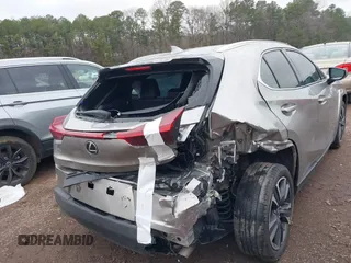 2022 Lexus UX 200 z VIN JTHP3JBH4N2049713, wystawiony jako IAAI lot #41618189 z przebiegiem 40 363 mil mil oraz . Historia ofert i sprzedaży dostępna na DreamBid. Obrazek 6.