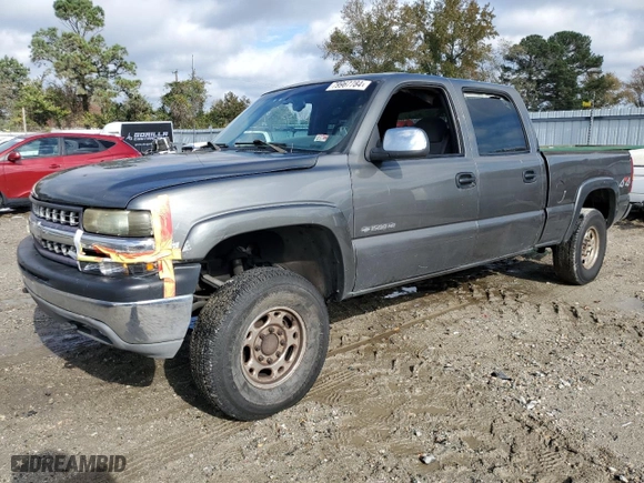 2002 Chevrolet Silverado 1500HD LT with VIN 1GCGK13U82F207121, listed as a Copart auction lot 79967784 with 343,097 mi miles and Clean Title. Bid and sale history available at carsss.com. Image 1.