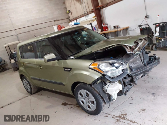 2013 Kia Soul with VIN KNDJT2A52D7623361, listed as a IAAI auction lot 40194811 with 159,665 mi miles. Bid and sale history available at carsss.com. Image 1.