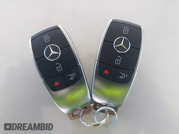 2022 Mercedes-Benz GLC 300 with VIN W1N0G8DB2NG109881, listed as a IAAI auction lot 42396933 with 30,233 mi miles and . Bid and sale history available at DreamBid. Image 11.
