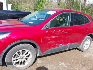 2020 Ford Escape SE z VIN 1FMCU9G64LUC69806, wystawiony jako IAAI lot #42075446 z przebiegiem 93 769 mil mil oraz . Historia ofert i sprzedaży dostępna na DreamBid. Obrazek 6.