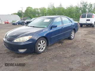 2005 Toyota Camry LE with VIN 4T1BF30K15U086182, listed as a IAAI auction lot 42204900 with 139,684 mi miles and . Bid and sale history available at DreamBid. Image 2.