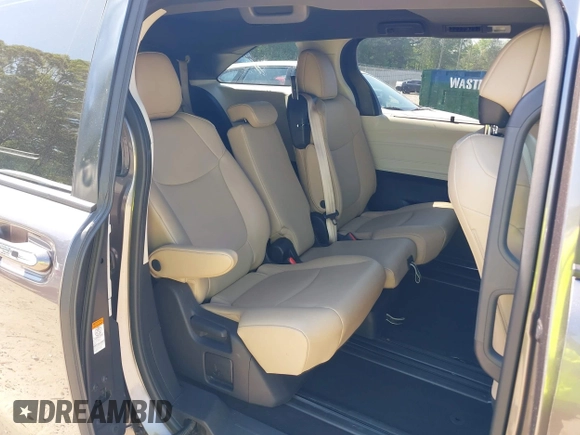 2021 Toyota Sienna XLE z VIN 5TDYRKEC0MS007394, wystawiony jako IAAI lot #42080004 z przebiegiem 75 553 mil mil oraz . Historia ofert i sprzedaży dostępna na DreamBid. Obrazek 8.