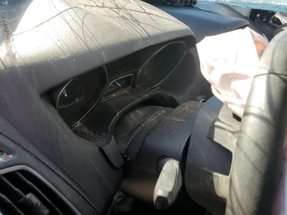 2015 Ford Focus Titanium with VIN 1FADP3N28FL321631, listed as a Copart auction lot 78346864 with 0 mi miles and Non Repairable. Bid and sale history available at carsss.com. Image 9.