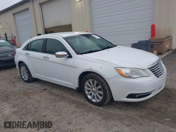 2013 Chrysler 200 Limited with VIN 1C3CCBCB8DN568054, listed as a IAAI auction lot 41506726 with 137,318 mi miles. Bid and sale history available at carsss.com. Image 1.