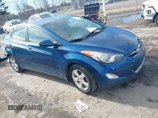 2013 Hyundai Elantra GLS z VIN KMHDH4AE4DU954126, wystawiony jako IAAI lot #41530601 z przebiegiem 113 694 mil mil oraz . Historia ofert i sprzedaży dostępna na DreamBid. Obrazek 1.
