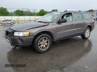 2005 Volvo XC70 z VIN YV1SZ592951193325, wystawiony jako Copart lot #55016435 z przebiegiem 106 923 mil mil oraz Szkody całkowita. Historia ofert i sprzedaży dostępna na DreamBid. Obrazek 1.