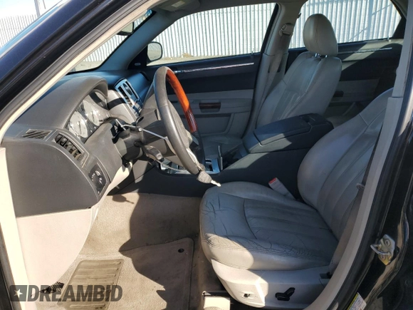 2006 Chrysler 300 C with VIN 2C3LA63H36H281427, listed as a Copart auction lot 46303335 with 92,924 mi miles and Salvage Title. Bid and sale history available at carsss.com. Image 7.