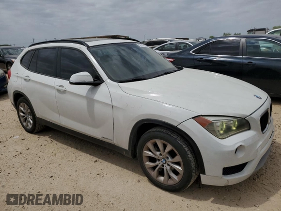 2014 BMW X1 xDrive28i z VIN WBAVL1C56EVY10542, wystawiony jako Copart lot #53116555 z przebiegiem 109 473 mil mil oraz Czysty tytuł • Clean title. Historia ofert i sprzedaży dostępna na DreamBid. Obrazek 4.