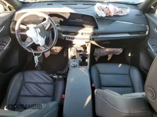 2024 Cadillac XT4 FWD Premium Luxury z VIN 1GYFZCR47RF126643, wystawiony jako Copart lot #50268745 z przebiegiem 24 583 mil mil oraz Czysty tytuł • Clean title. Historia ofert i sprzedaży dostępna na DreamBid. Obrazek 8.