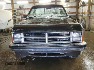 1990 Dodge Dakota with VIN 1B7GG26X9LS666745, listed as a Copart auction lot 44703175 with 121,682 mi miles and Salvage Title. Bid and sale history available at carsss.com. Image 5.