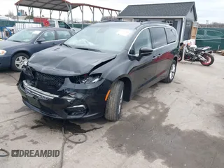 2022 Chrysler Pacifica Touring L z VIN 2C4RC3BG6NR164599, wystawiony jako IAAI lot #41727606 z przebiegiem 17 078 mil mil oraz . Historia ofert i sprzedaży dostępna na DreamBid. Obrazek 17.