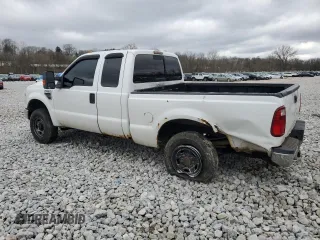 2008 Ford Super Duty F-250 SRW XL with VIN 1FTSX21R88EA37468, listed as a Copart auction lot 53262105 with 174,210 mi miles and Salvage Title. Bid and sale history available at carsss.com. Image 2.