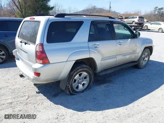 2005 Toyota 4Runner SR5 with VIN JTEBU14RX58049660, listed as a IAAI auction lot 41775728 with 194,072 mi miles. Bid and sale history available at carsss.com. Image 4.
