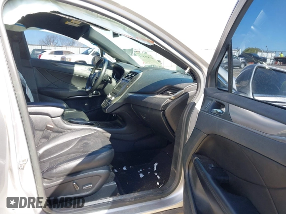 2017 Lincoln MKC Premiere with VIN 5LMCJ1C92HUL15471, listed as a IAAI auction lot 41875811 with 160,287 mi miles and . Bid and sale history available at DreamBid. Image 5.