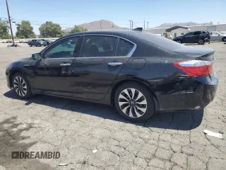 2015 Honda Accord Touring with VIN 1HGCR6F75FA000932, listed as a Copart auction lot 60682095 with 143,105 mi miles and Salvage title. Bid and sale history available at DreamBid. Image 2.