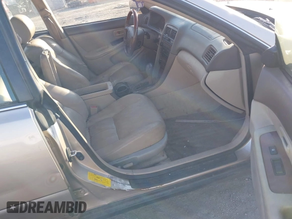 2001 Lexus ES 300 with VIN JT8BF28G610307385, listed as a IAAI auction lot 41383052 with 191,419 mi miles and . Bid and sale history available at DreamBid. Image 5.