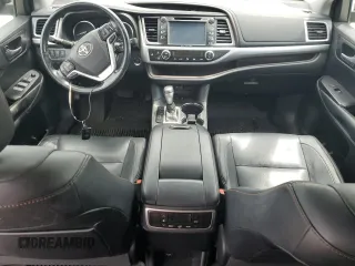 2017 Toyota Highlander XLE with VIN 5TDJZRFH0HS410785, listed as a Copart auction lot 64236895 with Not provided miles and Salvage title. Bid and sale history available at DreamBid. Image 8.