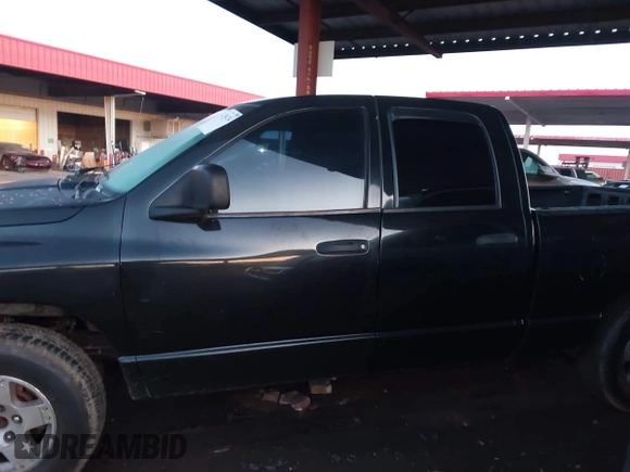 2003 Dodge 1500 ST z VIN 1D7HA18N53J666927, wystawiony jako IAAI lot #41754734 z przebiegiem 308 997 mil mil oraz . Historia ofert i sprzedaży dostępna na DreamBid. Obrazek 14.