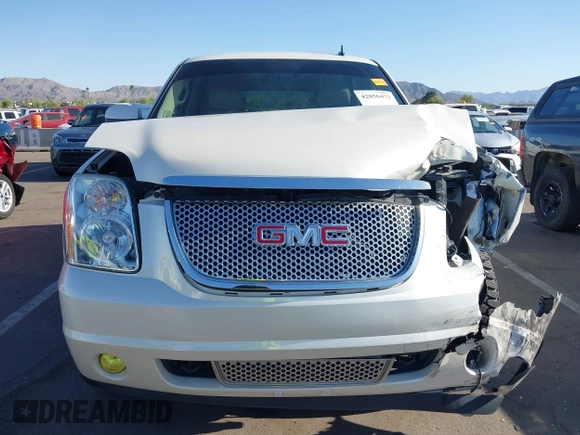 2010 GMC Yukon Denali with VIN 1GKUKEEF1AR224997, listed as a IAAI auction lot 42056472 with 81,314 mi miles. Bid and sale history available at carsss.com. Image 12.
