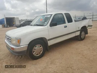 1997 Toyota T100 DX z VIN JT4TN12D0V0035620, wystawiony jako Copart lot #69925814 z przebiegiem Nie podano mil oraz Szkody całkowita. Historia ofert i sprzedaży dostępna na DreamBid. Obrazek 1.