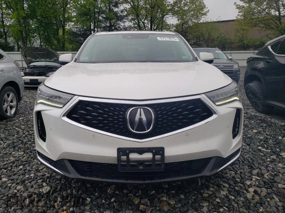 2022 Acura RDX Technology with VIN 5J8TC2H50NL017632, listed as a Copart auction lot 57213075 with 43,919 mi miles and Salvage title. Bid and sale history available at DreamBid. Image 5.