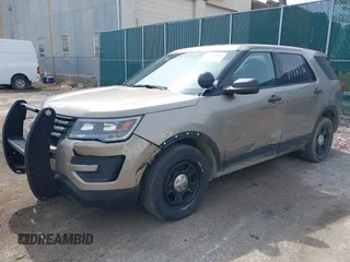2017 Ford Police Interceptor Utility with VIN 1FM5K8AR5HGA44070, listed as a IAAI auction lot 41923462 with 146,676 mi miles and . Bid and sale history available at DreamBid. Image 17.