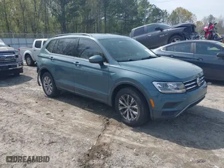 2019 Volkswagen Tiguan S with VIN 3VV1B7AX2KM131063, listed as a IAAI auction lot 41937501 with 59,402 mi miles. Bid and sale history available at carsss.com. Image 1.