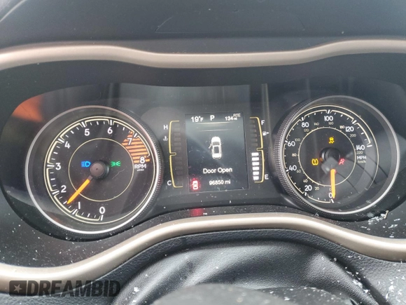 2017 Jeep Cherokee Altitude z VIN 1C4PJMAS8HW651372, wystawiony jako Copart lot #46020415 z przebiegiem 96 850 mil mil oraz Czysty tytuł • Clean title. Historia ofert i sprzedaży dostępna na DreamBid. Obrazek 9.