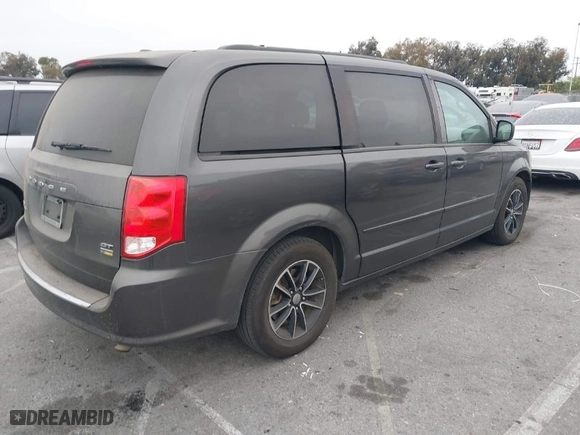 2017 Dodge Grand Caravan GT with VIN 2C4RDGEG5HR761229, listed as a IAAI auction lot 42029422 with 211,600 mi miles. Bid and sale history available at carsss.com. Image 4.