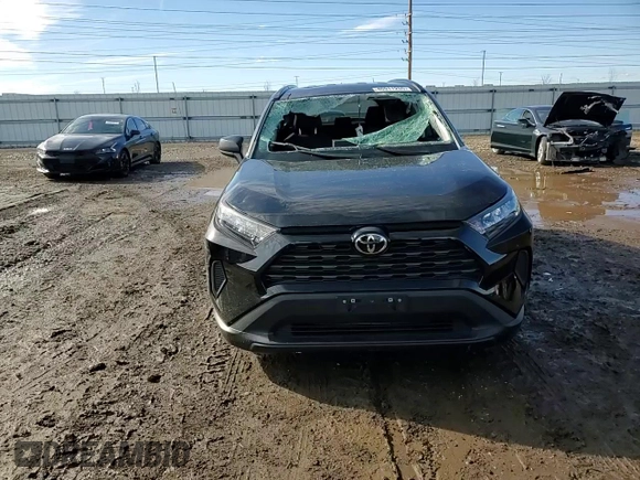 2021 Toyota RAV4 LE with VIN 2T3F1RFV4MC213910, listed as a Copart auction lot 46911255 with 32,114 mi miles and Salvage Title. Bid and sale history available at carsss.com. Image 11.
