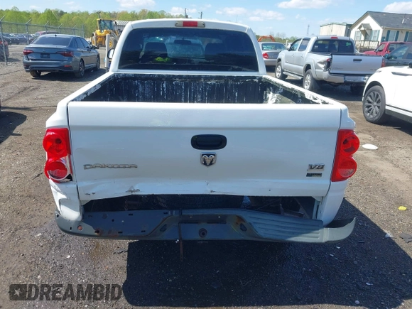 2008 Dodge Dakota с VIN 1D3HW38N38S581620, выставлен на аукционе IAAI как лот 41961741 с пробегом 133 760 миль миль и . История ставок и продаж доступна на DreamBid. Изображение 16.