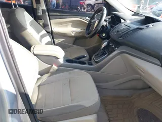 2013 Ford Escape SE z VIN 1FMCU0GX5DUC72347, wystawiony jako IAAI lot #42370050 z przebiegiem 167 212 mil mil oraz . Historia ofert i sprzedaży dostępna na DreamBid. Obrazek 5.