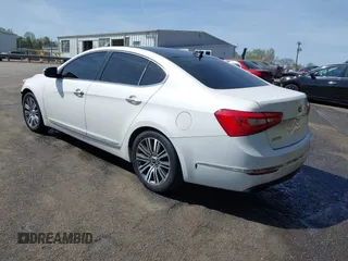 2015 Kia Cadenza Premium z VIN KNALN4D71F5192616, wystawiony jako IAAI lot #41924933 z przebiegiem 196 108 mil mil oraz . Historia ofert i sprzedaży dostępna na DreamBid. Obrazek 3.