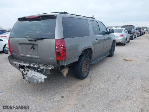 2007 Chevrolet Suburban LTZ with VIN 1GNFC16047J236158, listed as a IAAI auction lot 41266792 with 1 mi miles. Bid and sale history available at carsss.com. Image 4.