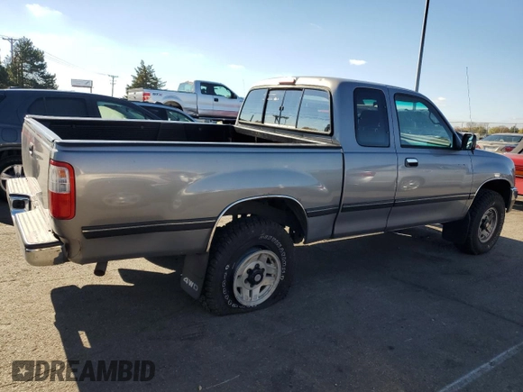 1995 Toyota T100 z VIN JT4VD22FXS0007824, wystawiony jako Copart lot #79159804 z przebiegiem 89 139 mil mil oraz Szkoda całkowita • Salvage title. Historia ofert i sprzedaży dostępna na DreamBid. Obrazek 3.