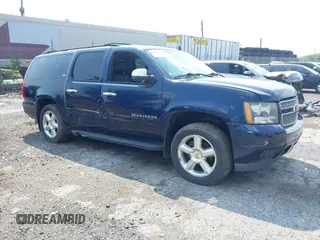 2008 Chevrolet Suburban LTZ z VIN 3GNFK16328G135717, wystawiony jako IAAI lot #42491864 z przebiegiem 173 620 mil mil oraz . Historia ofert i sprzedaży dostępna na DreamBid. Obrazek 1.