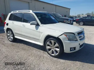 2010 Mercedes-Benz GLK with VIN WDCGG8HB6AF322004, listed as a IAAI auction lot 41902156 with 116,872 mi miles. Bid and sale history available at carsss.com. Image 1.