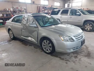 2005 Toyota Avalon XL with VIN 4T1BK36BX5U045813, listed as a IAAI auction lot 42061631 with 150,436 mi miles. Bid and sale history available at carsss.com. Image 1.