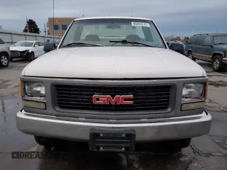 1998 GMC Sierra 1500 with VIN 1GTGC24R0WZ541659, listed as a Copart auction lot 86654274 with 170,193 mi miles and Clean Title. Bid and sale history available at DreamBid. Image 5.