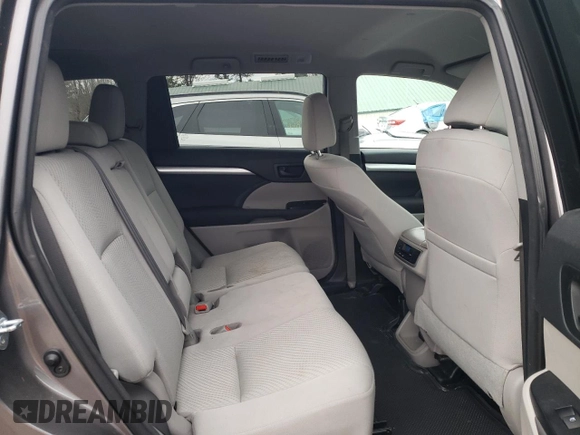 2017 Toyota Highlander LE with VIN 5TDBZRFH5HS375505, listed as a Copart auction lot 47137925 with 84,884 mi miles and Salvage title. Bid and sale history available at DreamBid. Image 11.