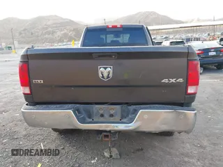 2017 Ram 2500 SLT z VIN 3C6UR5JL4HG570952, wystawiony jako IAAI lot #41456094 z przebiegiem 245 785 mil mil oraz . Historia ofert i sprzedaży dostępna na DreamBid. Obrazek 16.