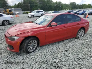 2016 BMW 3 Series 320i z VIN WBA8A9C55GK616543, wystawiony jako Copart lot #57221545 z przebiegiem 178 627 mil mil oraz Czysty tytuł • Clean title. Historia ofert i sprzedaży dostępna na DreamBid. Obrazek 1.