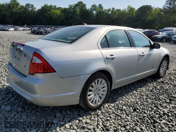 2010 Ford Fusion Hybrid z VIN 3FADP0L31AR150886, wystawiony jako Copart lot #57517255 z przebiegiem 170 137 mil mil oraz Szkoda całkowita • Salvage title. Historia ofert i sprzedaży dostępna na DreamBid. Obrazek 3.