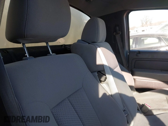 2014 Ford F-150 XL with VIN 1FTMF1CM4EKG19376, listed as a IAAI auction lot 40293792 with 362,075 mi miles. Bid and sale history available at carsss.com. Image 8.